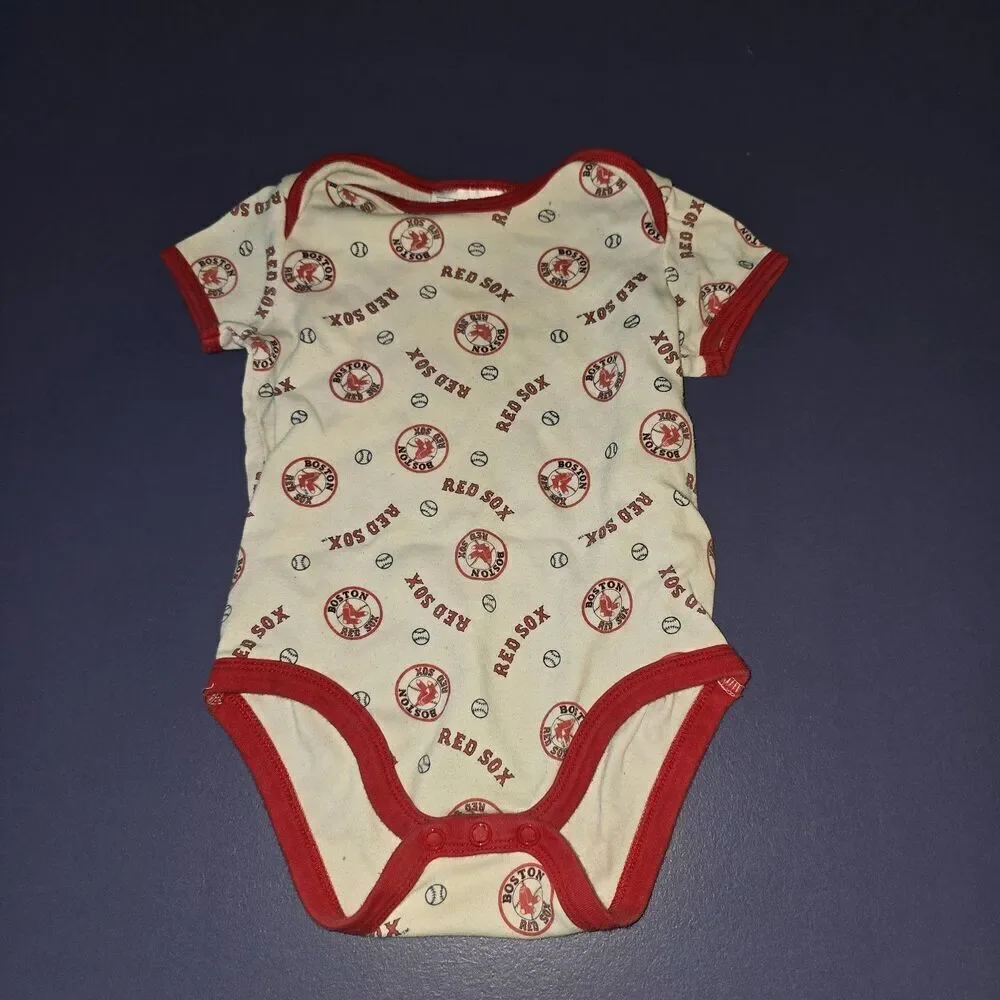 Boston Red Sox Genuine Merchandise 1 Piece Infant Outfit  18 Months (C8)